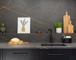 Dekton Laurent on kitchen wall